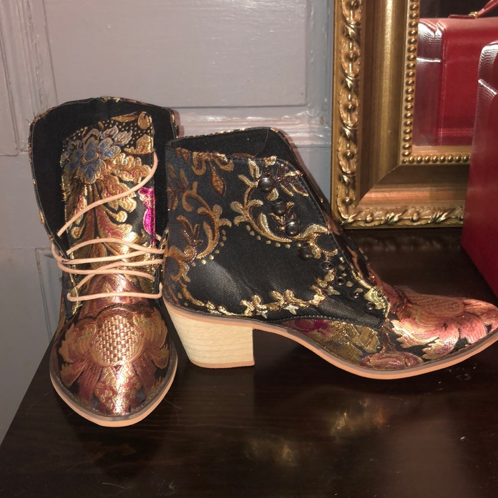 Fashion shoes